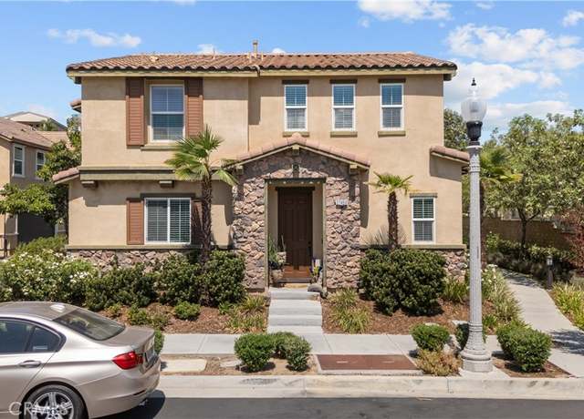 Property at 27450 Cardinal Ct, Saugus, CA 91350, 4 beds, 3 baths