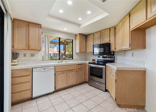 Property at 41471 Kansas St, Palm Desert, CA 92211, 2 beds, 2 baths