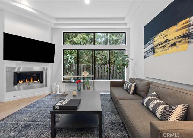 Property at 11847 Laurelwood Dr #105, Studio City, CA 91604, 2 beds, 3 baths