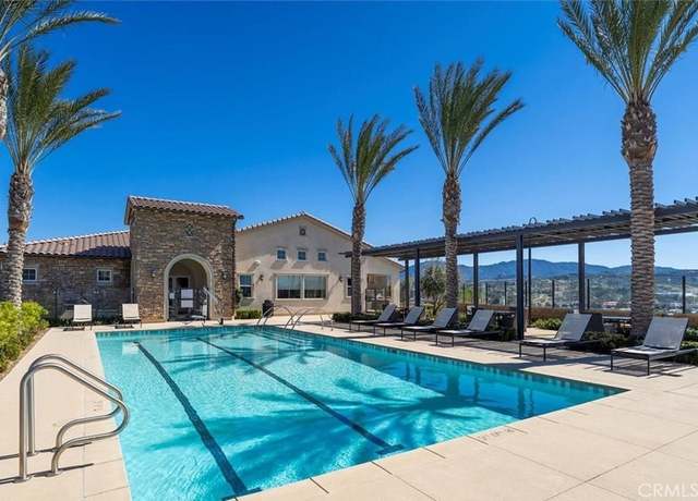 Property at 20535 Martingale Pl, Saugus, CA 91350, 2 beds, 3 baths