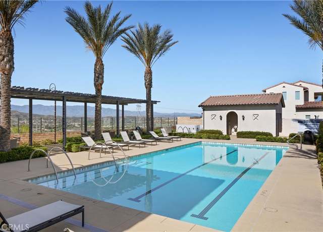 Property at 20535 Martingale Pl, Saugus, CA 91350, 2 beds, 3 baths