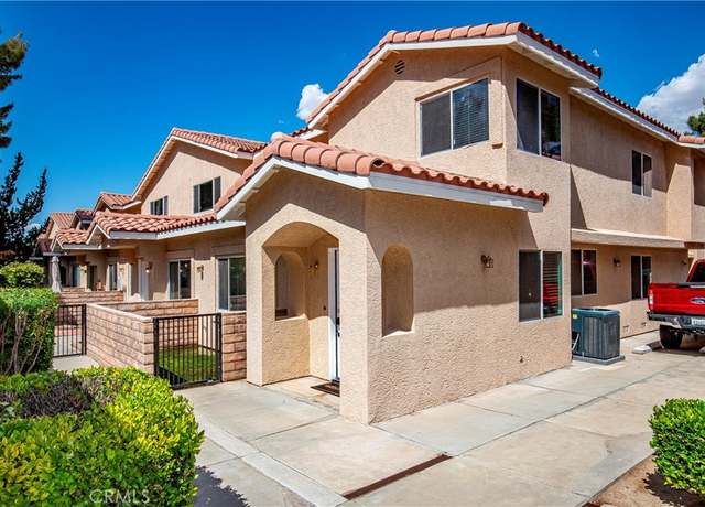 Property at 43473 30th St W #4, Lancaster, CA 93536, 3 beds, 2.5 baths