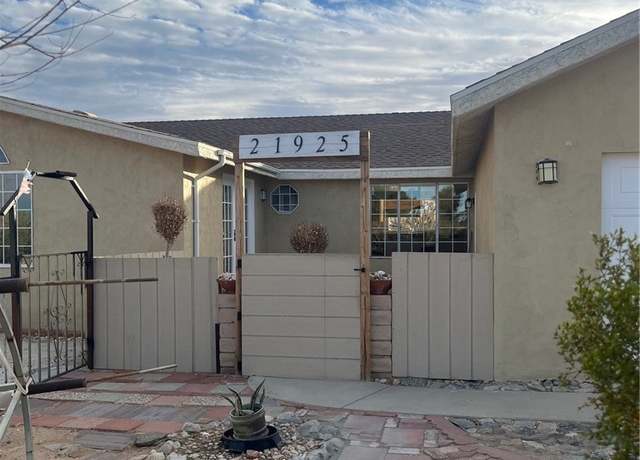 Property at 21925 Fort Tejon Rd, Llano, CA 93544, 3 beds, 2 baths
