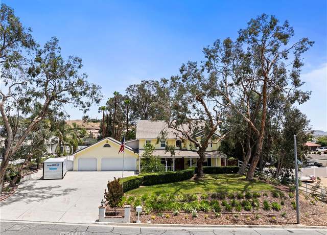 Property at 12046 Vista De Cerros Dr, Moreno Valley, CA 92555, 3 beds, 3 baths