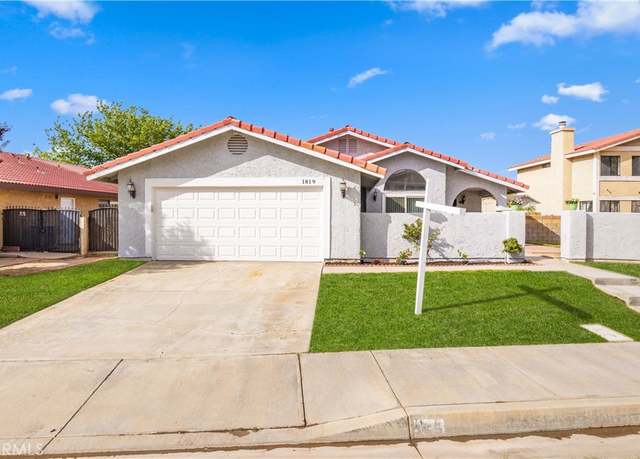 Property at 1819 Acosta Ave, Lancaster, CA 93535, 3 beds, 2 baths