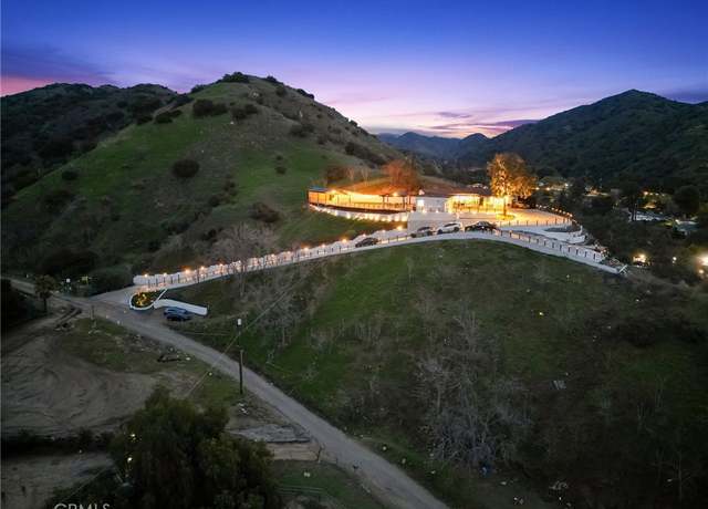 Property at 9250 Del Arroyo Dr, Sun Valley, CA 91352, 3 beds, 3 baths