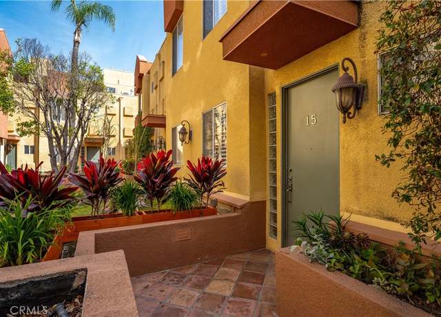 Property at 5350 Sepulveda Blvd #15, Sherman Oaks, CA 91411, 2 beds, 2.5 baths