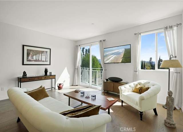 Property at 5818 Whitsett Ave Ph 4, Valley Village, CA 91607, 3 beds, 2 baths