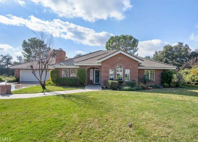 Property at 13154 Oak Crest Dr, Yucaipa, CA 92399, 3 beds, 2 baths
