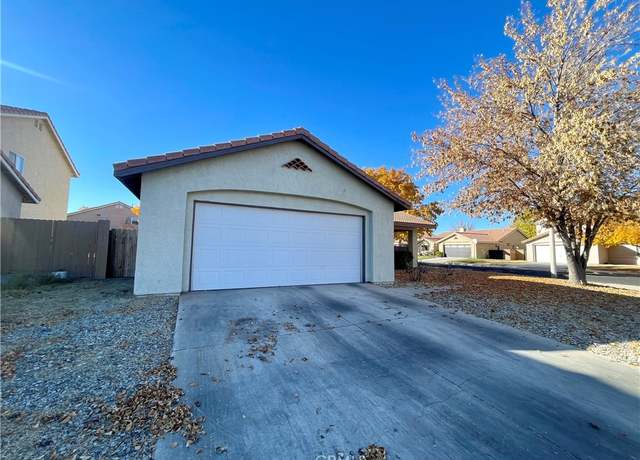 Property at 44135 17th St E, Lancaster, CA 93535, 3 beds, 2 baths