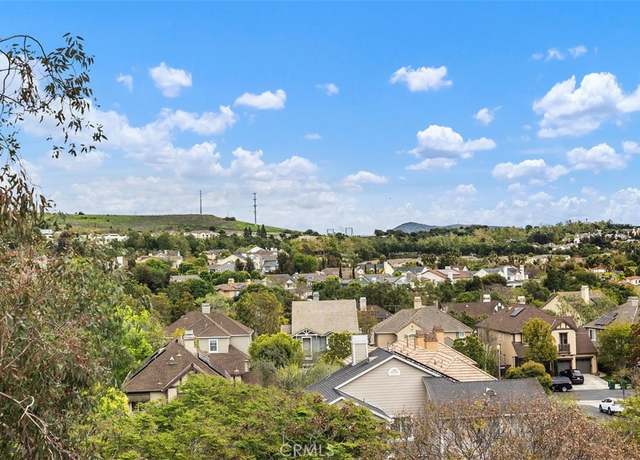 Property at 34 Three Vines Ct, Ladera Ranch, CA 92694, 2 beds, 2 baths