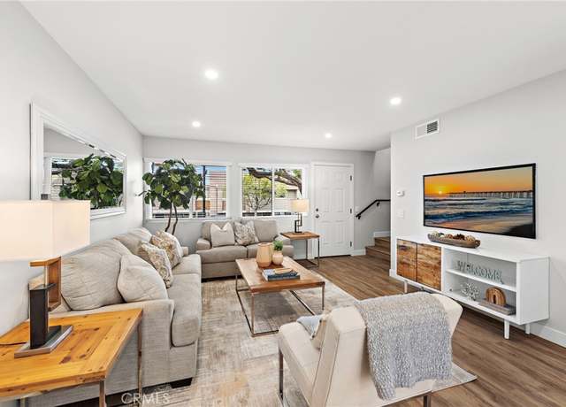 Property at 11 Summerwalk Ct, Newport Beach, CA 92663, 3 beds, 2.5 baths