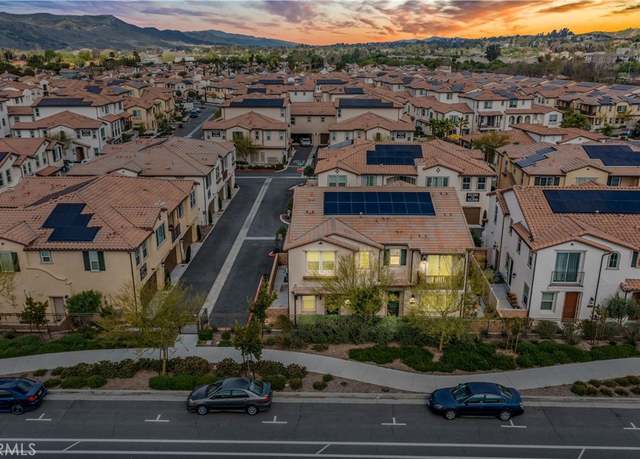 Property at 45594 Calle Luna, Temecula, CA 92592, 3 beds, 2.5 baths