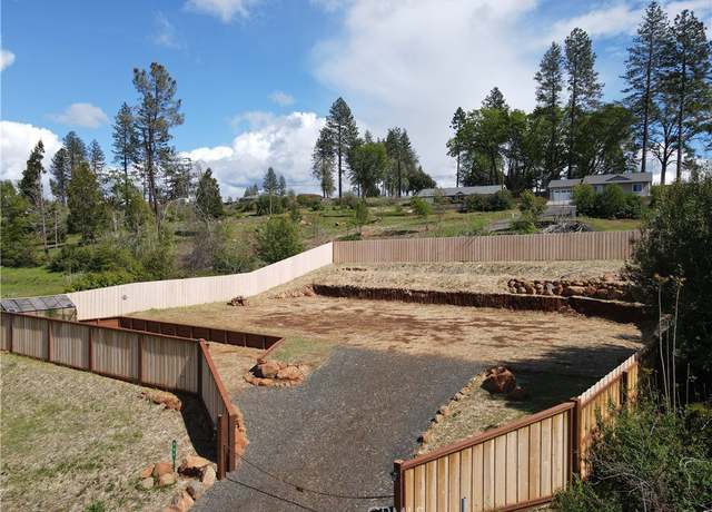 Property at 506 Iris Ln, Paradise, CA 95969