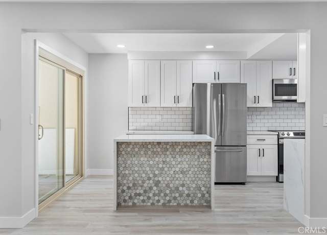 Property at 3008 Club House Cir, Costa Mesa, CA 92626, 3 beds, 2.5 baths