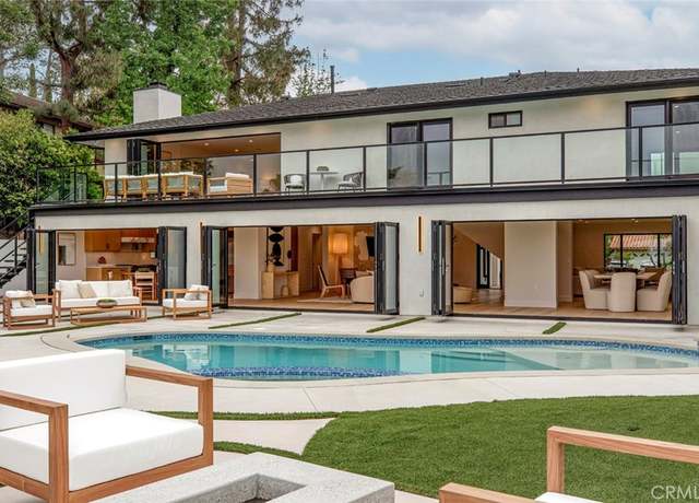 Property at 18101 Green Meadow Dr, Encino, CA 91316, 6 beds, 5 baths