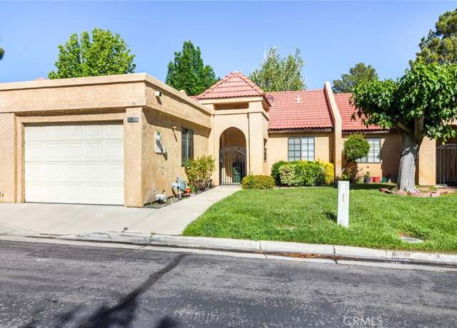 Property at 11706 Oak St, Apple Valley, CA 92308, 2 beds, 2 baths