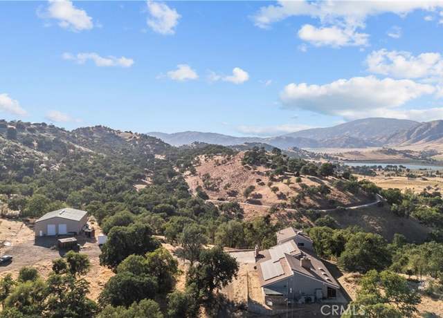 Property at 22116 Arosa Rd, Tehachapi, CA 93561, 4 beds, 4.5 baths