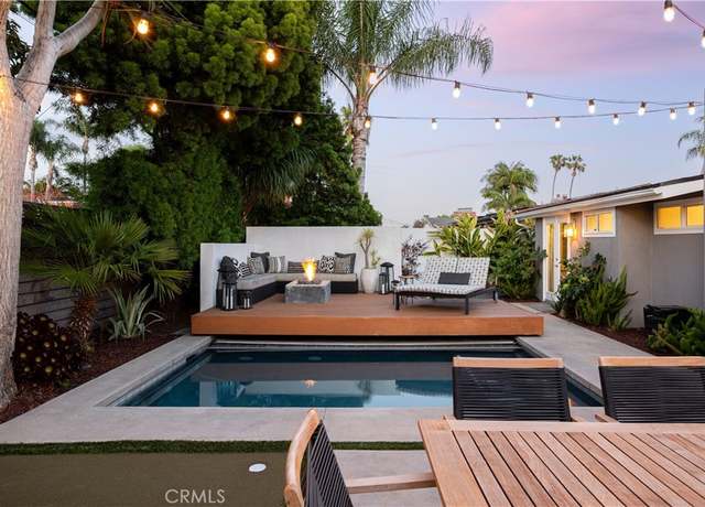 Property at 292 Bowling Green Dr, Costa Mesa, CA 92626, 3 beds, 2 baths