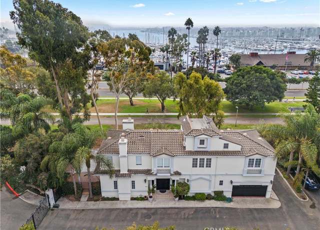 Property at 1020 Harbor Crossing Ln, Marina Del Rey, CA 90292, 4 beds, 4.5 baths