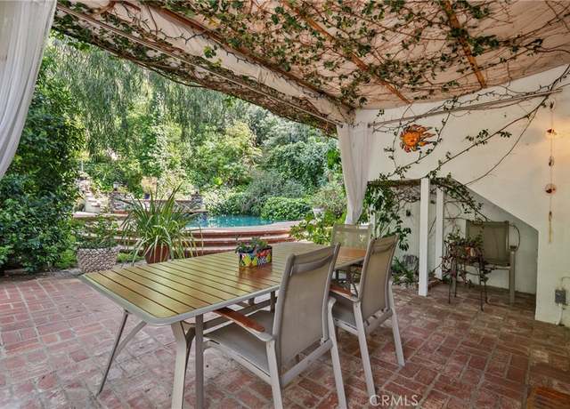 Property at 17034 Escalon Dr, Encino, CA 91436, 5 beds, 3.5 baths