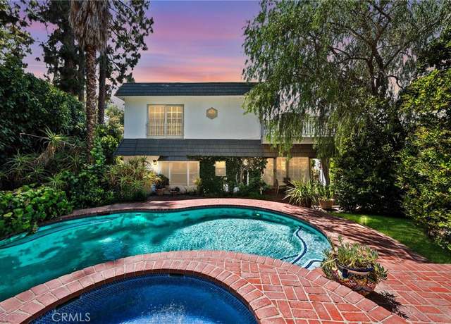 Property at 17034 Escalon Dr, Encino, CA 91436, 5 beds, 3.5 baths