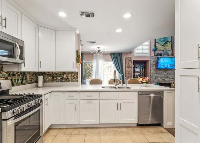 Property at 4610 Los Alamos Way Unit C, Oceanside, CA 92057, 3 beds, 2.5 baths