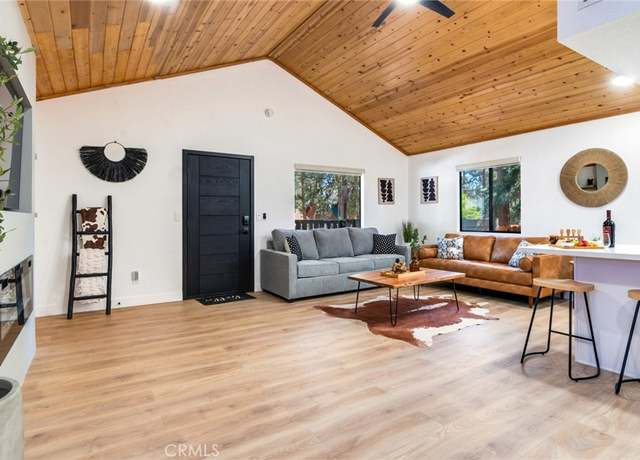 Property at 332 E Country Club Blvd, Big Bear City, CA 92314, 2 beds, 2 baths