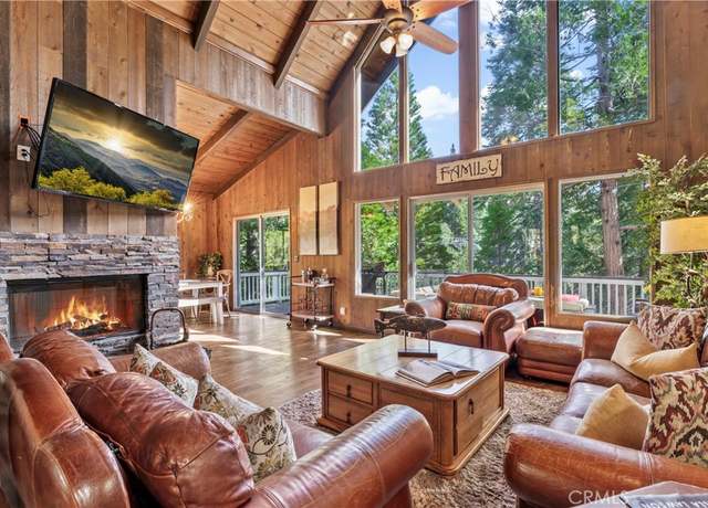 Property at 26619 Bel Air Ct, Lake Arrowhead, CA 92352, 3 beds, 2.5 baths