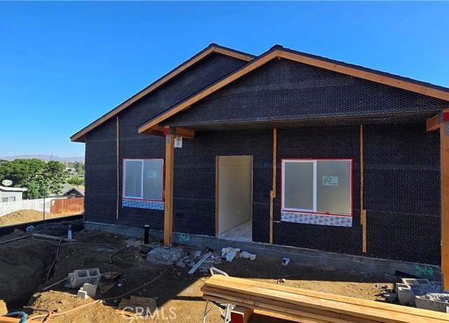 Property at 237 E Prospect St, Lake Elsinore, CA 92530, 6 beds, 3 baths