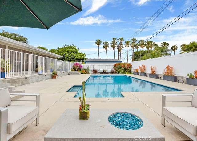 Property at 17041 Labrador St, Northridge, CA 91325, 6 beds, 4 baths
