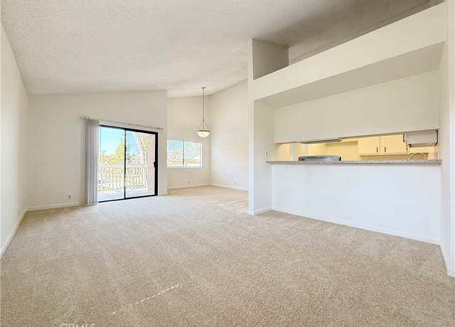 Property at 7422 Seastar Dr #5, Huntington Beach, CA 92648, 2 beds, 2 baths