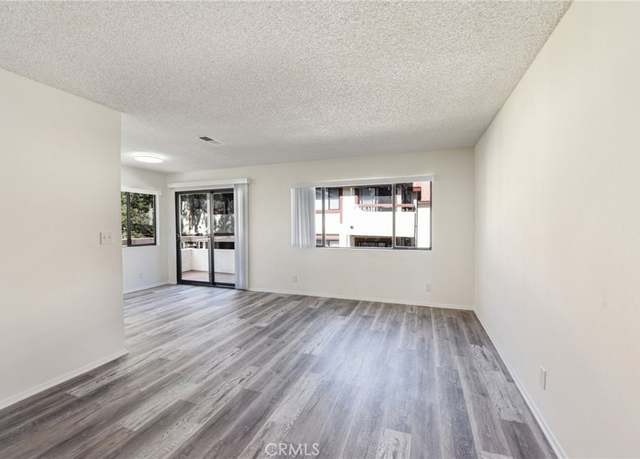 Property at 28029 Sarabande Ln #1225, Canyon Country, CA 91387, 3 beds, 2 baths