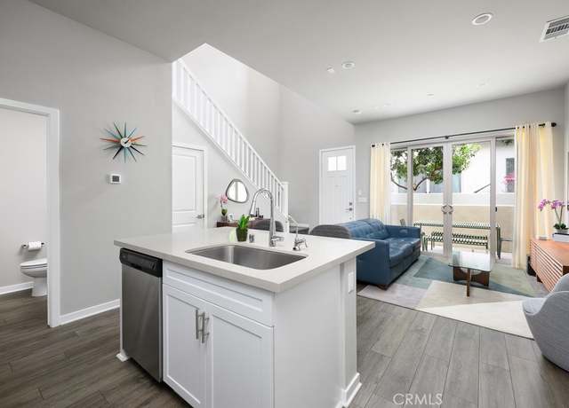 Property at 204 Alienta Ln, Rancho Mission Viejo, CA 92694, 2 beds, 2.5 baths