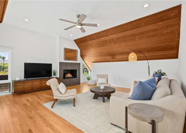 Property at 390 Saint Anns Dr, Laguna Beach, CA 92651, 3 beds, 3 baths