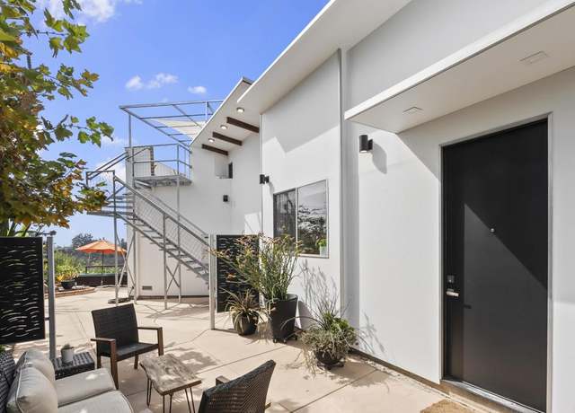 Property at 1645 Noma Ln, Encinitas, CA 92024, 4 beds, 2.5 baths