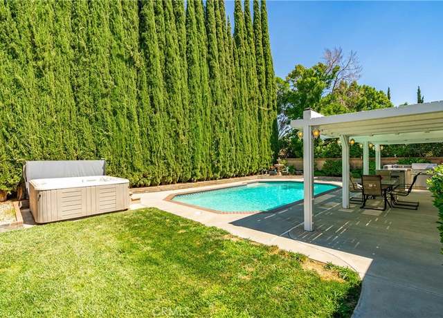 Property at 42944 Burlwood Dr, Lancaster, CA 93536, 4 beds, 3 baths