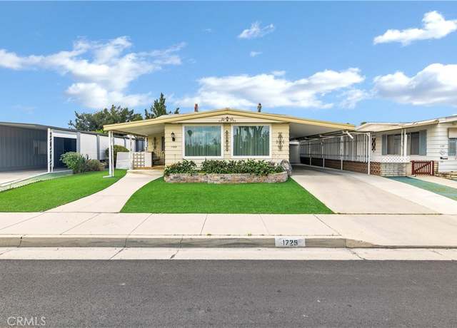Property at 1725 W Johnston Ave, Hemet, CA 92545, 2 beds, 2 baths