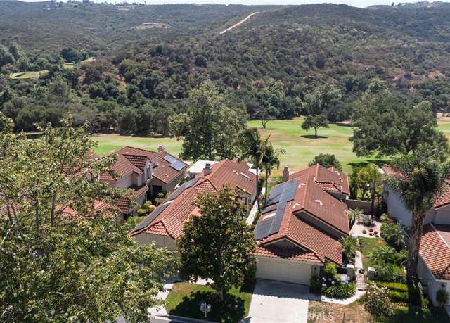 Property at 29122 Laurel Valley Dr, Vista, CA 92084, 2 beds, 2 baths