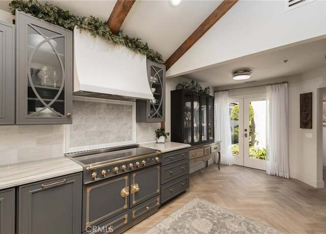 Property at 29122 Laurel Valley Dr, Vista, CA 92084, 2 beds, 2 baths