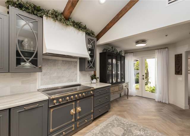 Property at 29122 Laurel Valley Dr, Vista, CA 92084, 2 beds, 2 baths