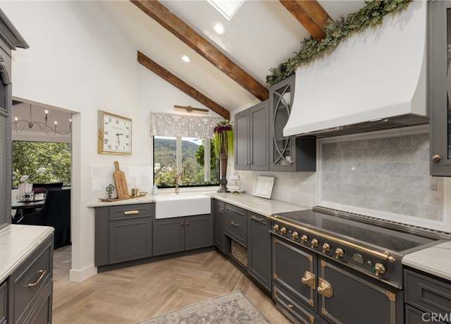 Property at 29122 Laurel Valley Dr, Vista, CA 92084, 2 beds, 2 baths