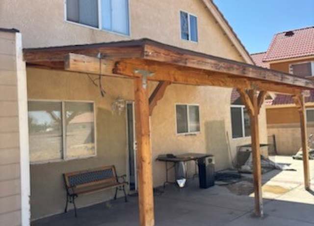 Property at 1725 Le Niche Ln, Lancaster, CA 93535, 3 beds, 3 baths