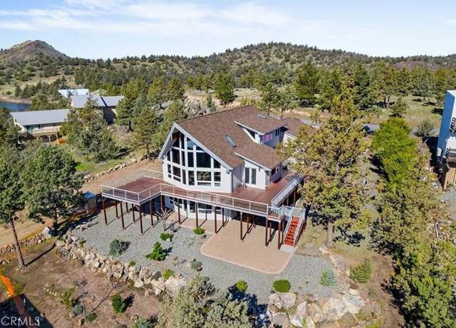 Property at 15516 Valley View Dr, Weed, CA 96094, 3 beds, 3 baths