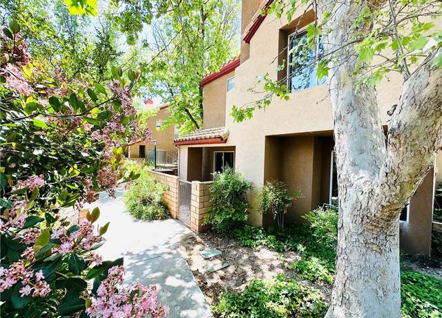Property at 22703 Copper Hill Dr #2, Saugus, CA 91350, 2 beds, 3 baths