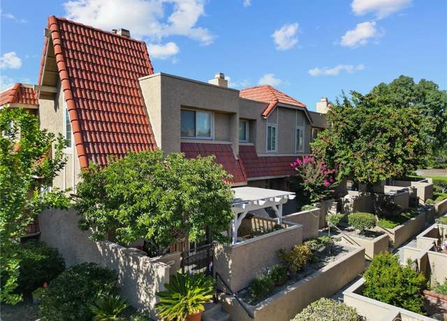 Property at 17910 River Cir #1, Canyon Country, CA 91387, 3 beds, 3 baths
