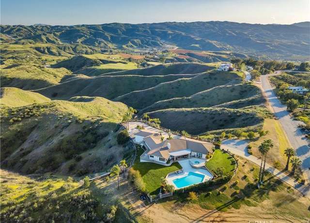 Property at 109 Edgemont Dr, Redlands, CA 92373, 4 beds, 4 baths
