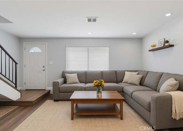 Property at 22524 Paseo Terraza, Saugus, CA 91350, 2 beds, 1.5 baths