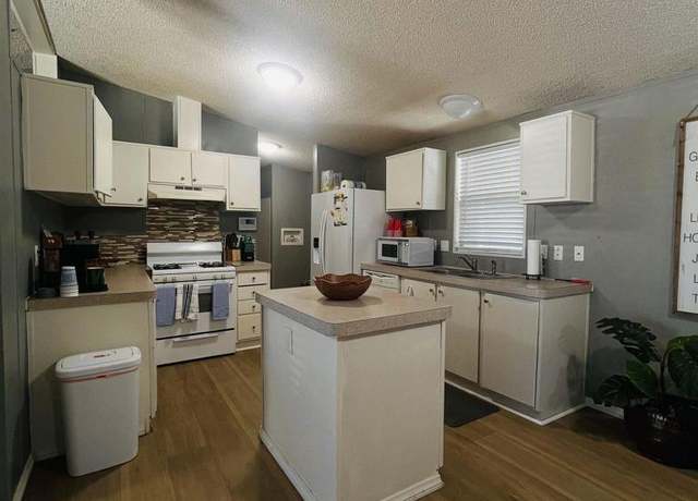 Property at 913 S Grand Ave #2, San Jacinto, CA 92582, 3 beds, 2 baths