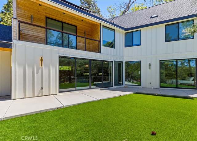 Property at 1021 Teakwood Dr, Lake Arrowhead, CA 92352, 5 beds, 3.5 baths
